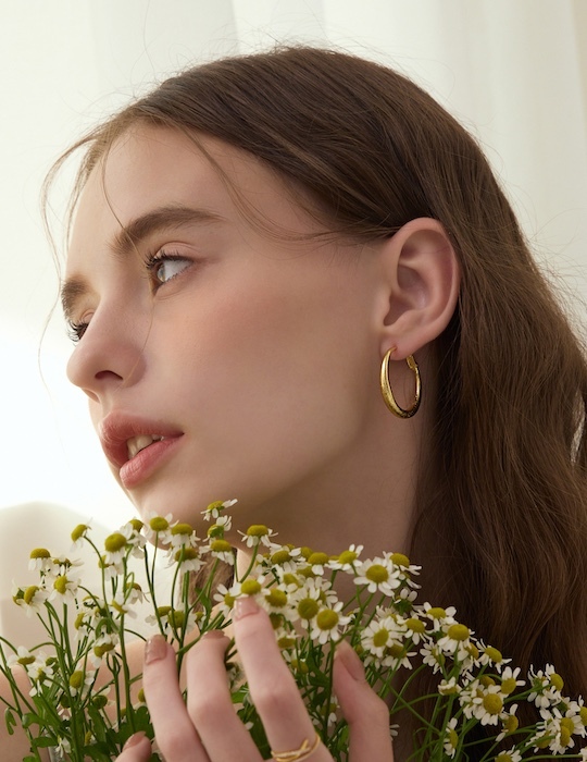 幾何柔霧光圈。銀針耳環(金)