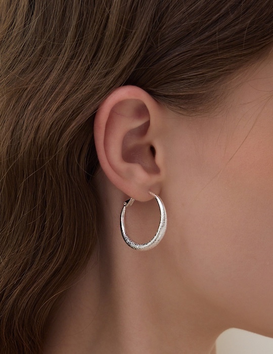 幾何柔霧光圈。銀針耳環(銀)