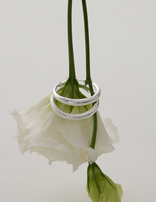 幾何柔霧光圈。銀針耳環(銀)