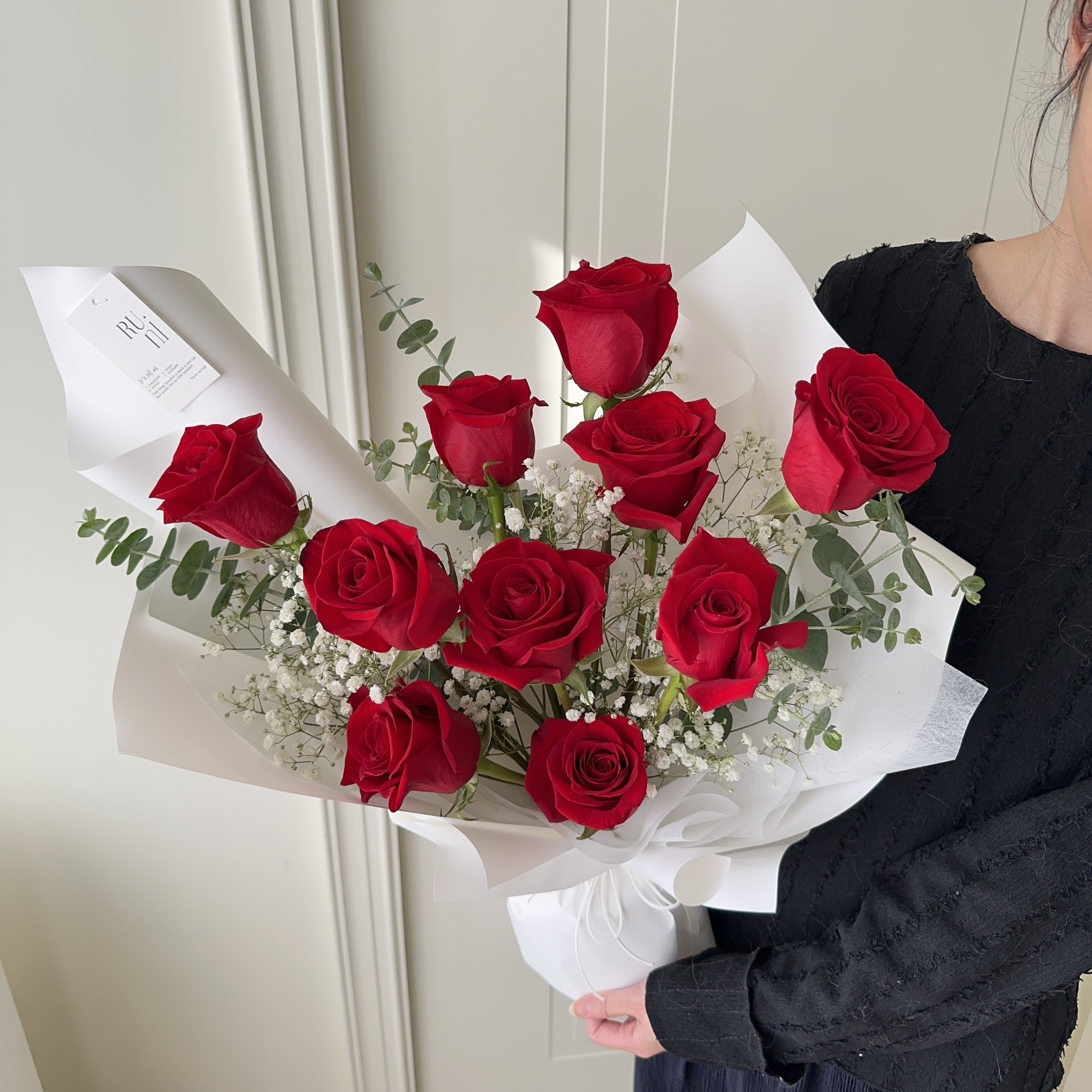 純玫瑰花束-10朵紅玫瑰滿天星花束