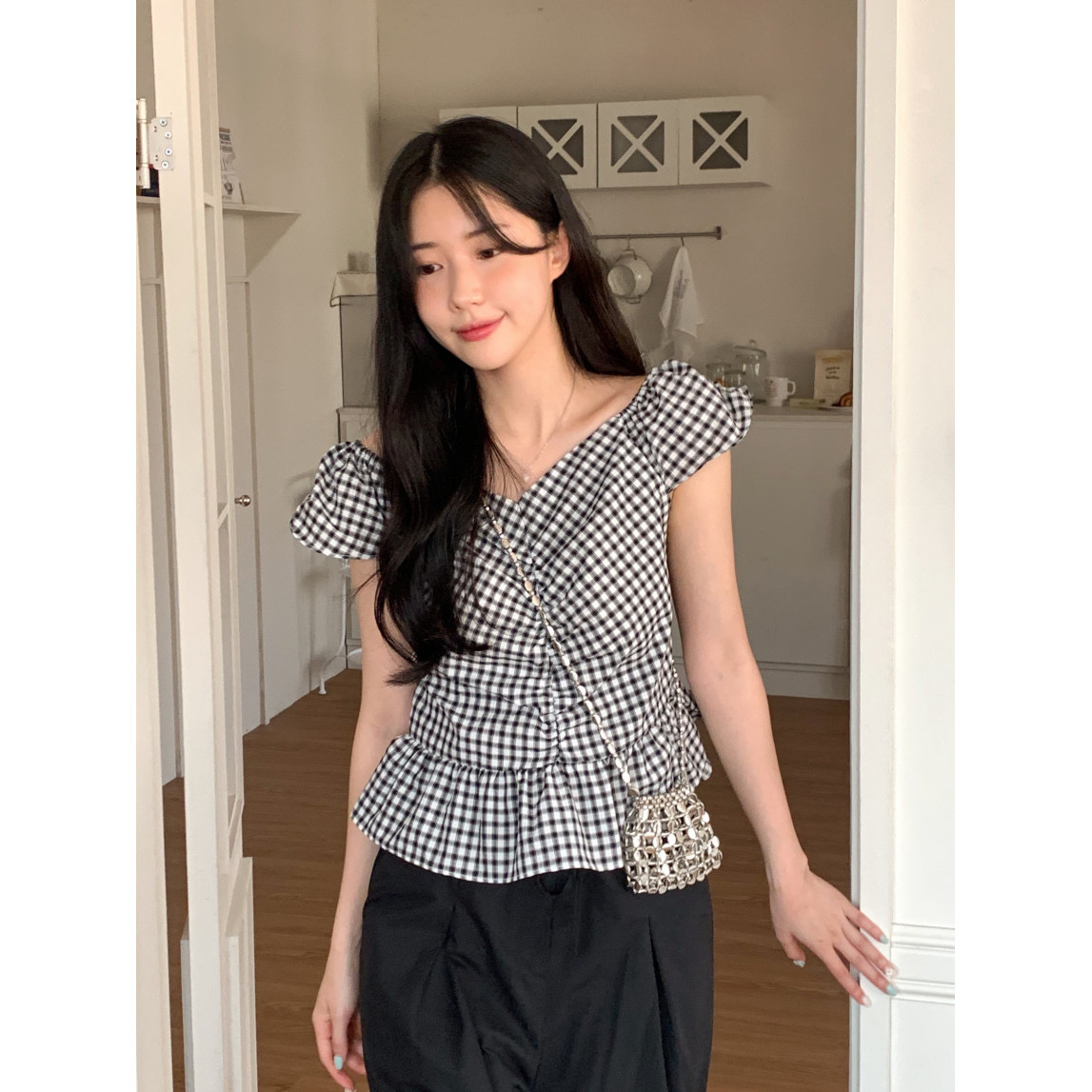 7W25 復古感摺皺黑白格紋上衣 一色