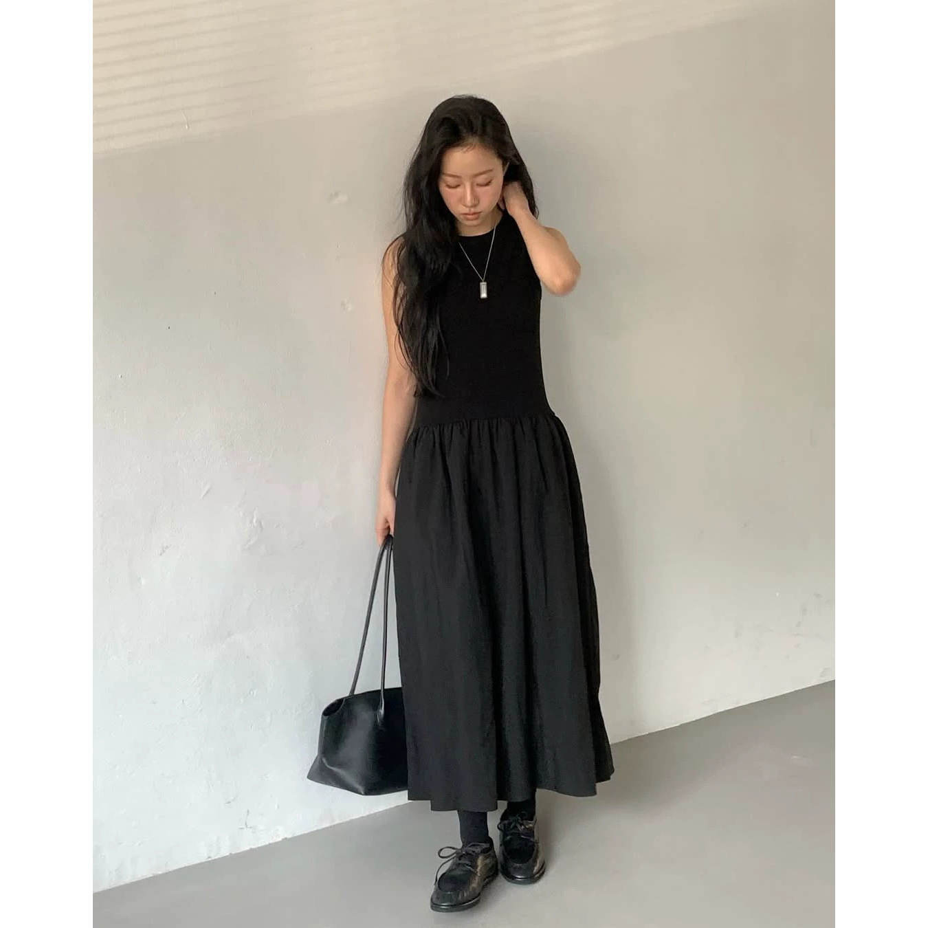 7W17 芭蕾風拼接感修身長洋裝 一色