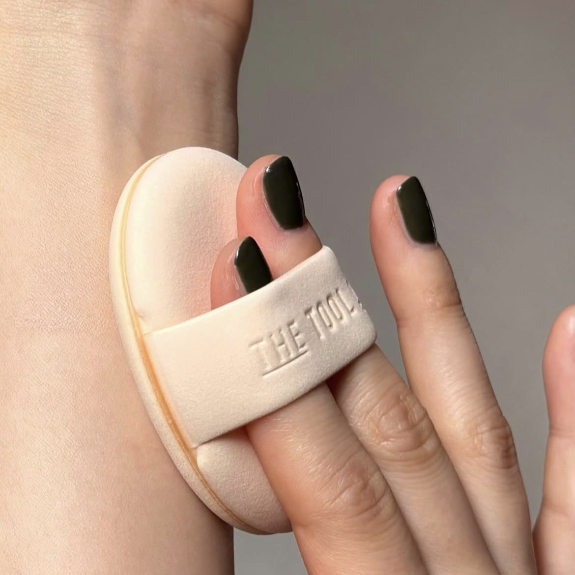 (預購商品 7/28收單) THE TOOL LAB 刷具粉撲組+收納盒