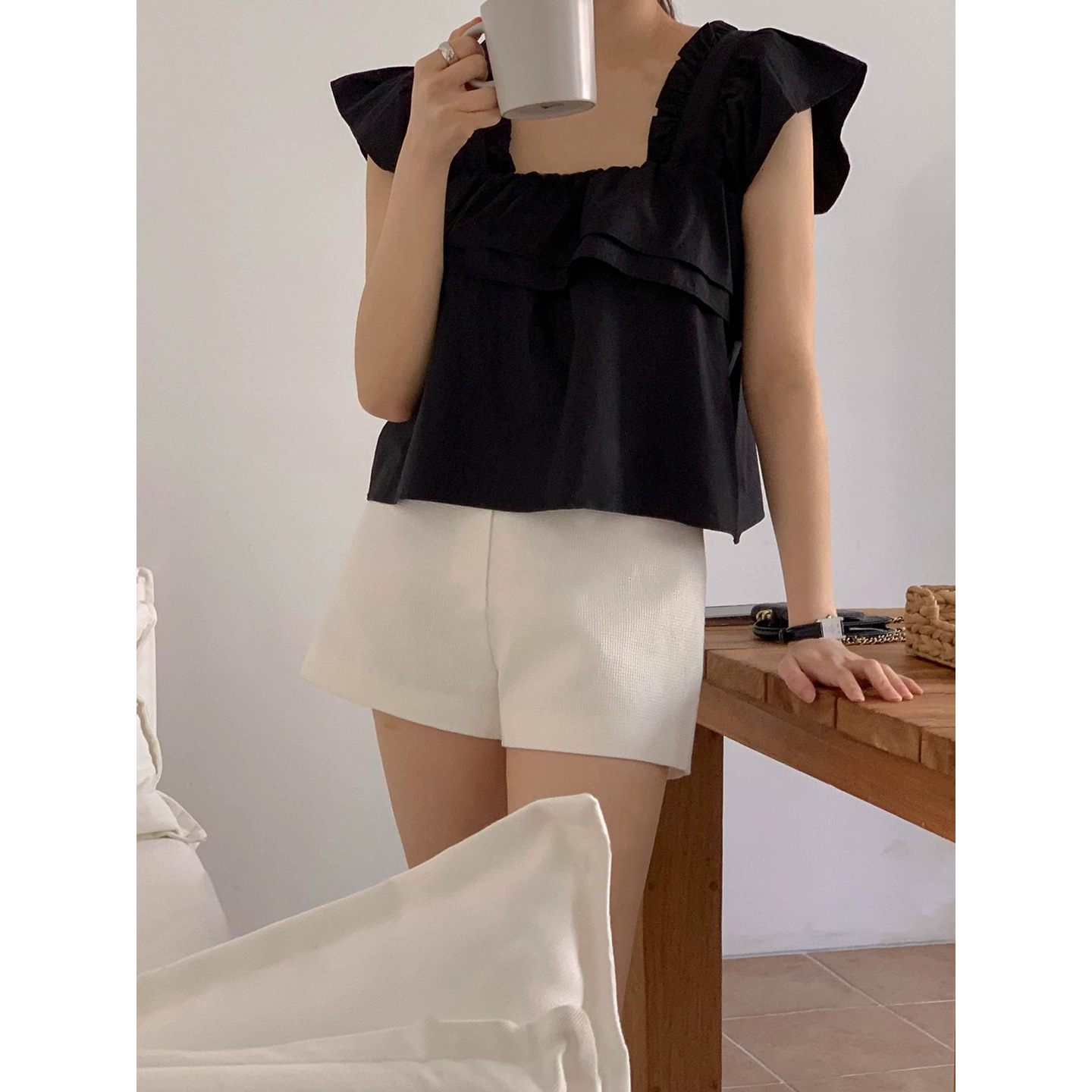 7W13 復古方領荷葉正反兩穿上衣 黑色