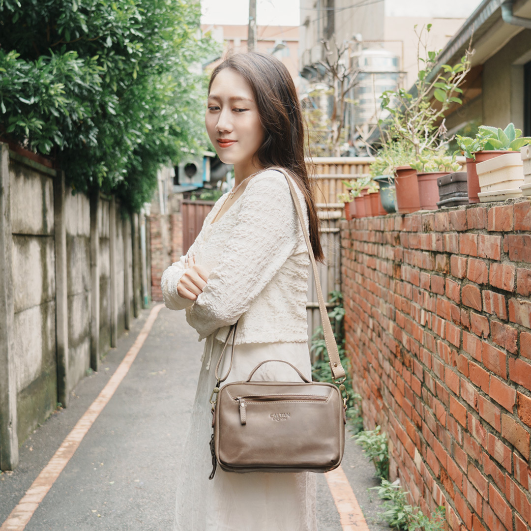 慢享厚片真皮斜背包 - 5549(兩色)