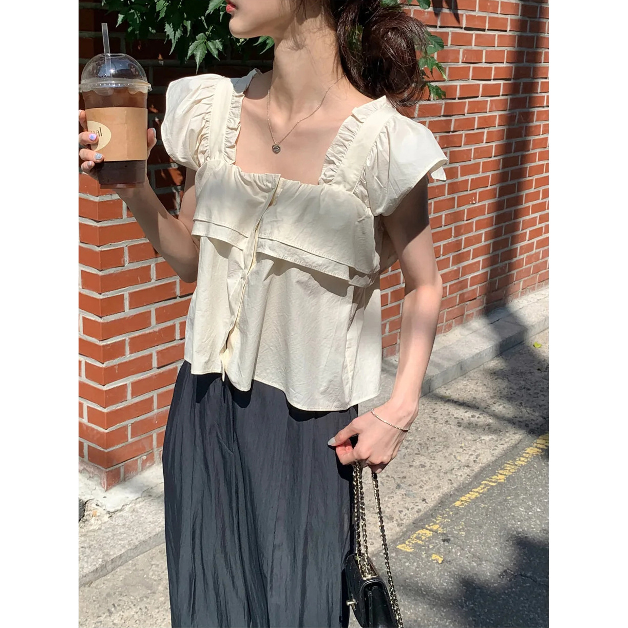 7W13 復古方領荷葉正反兩穿上衣 黑色