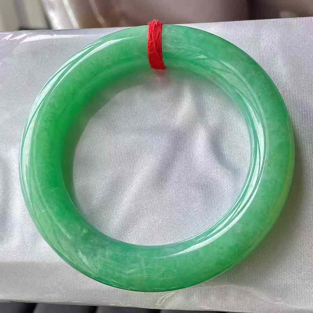 7125561 55.5mm滿綠翡翠圓條手鐲 (54-56)