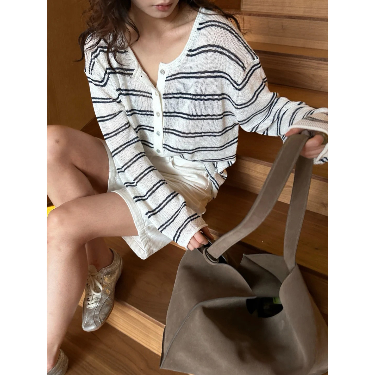 7W09 輕薄感亨利領條紋透膚上衣 一色