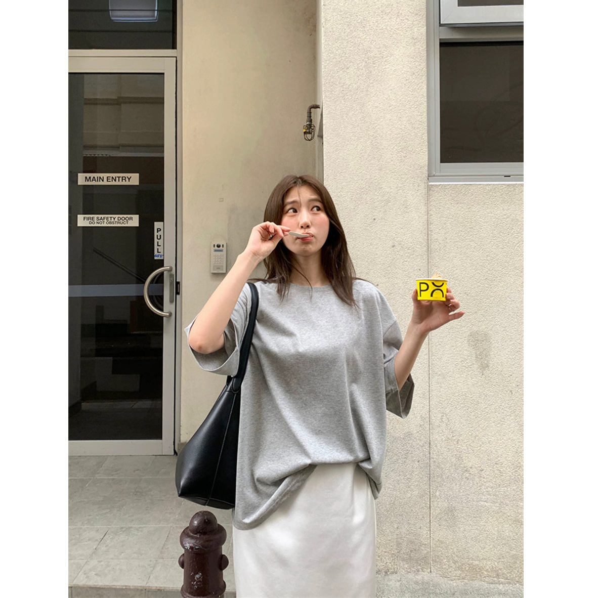 7W08 復古浪漫手繪風花朵上衣 一色