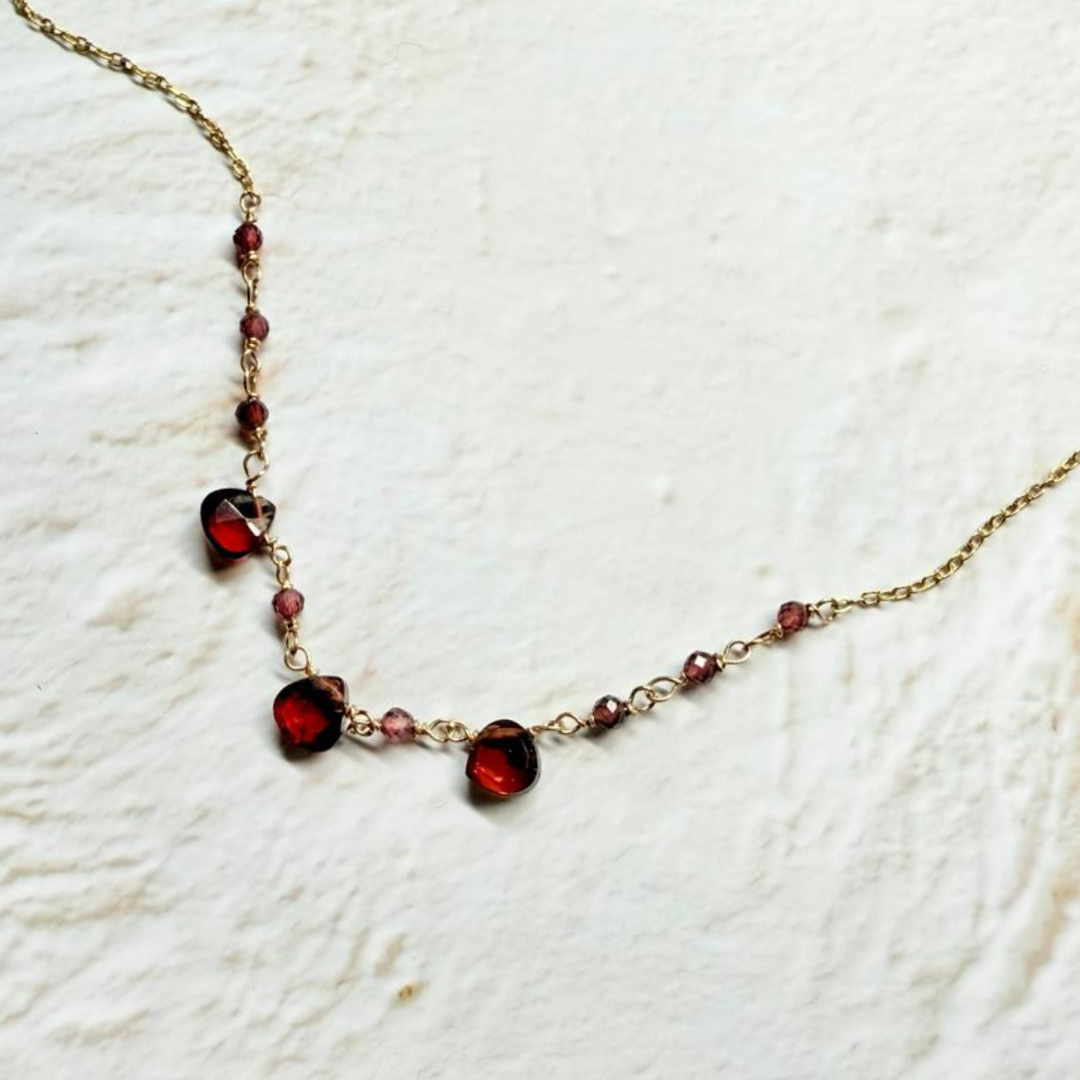 【現貨】全人手手工繞線手鍊 • 石榴石