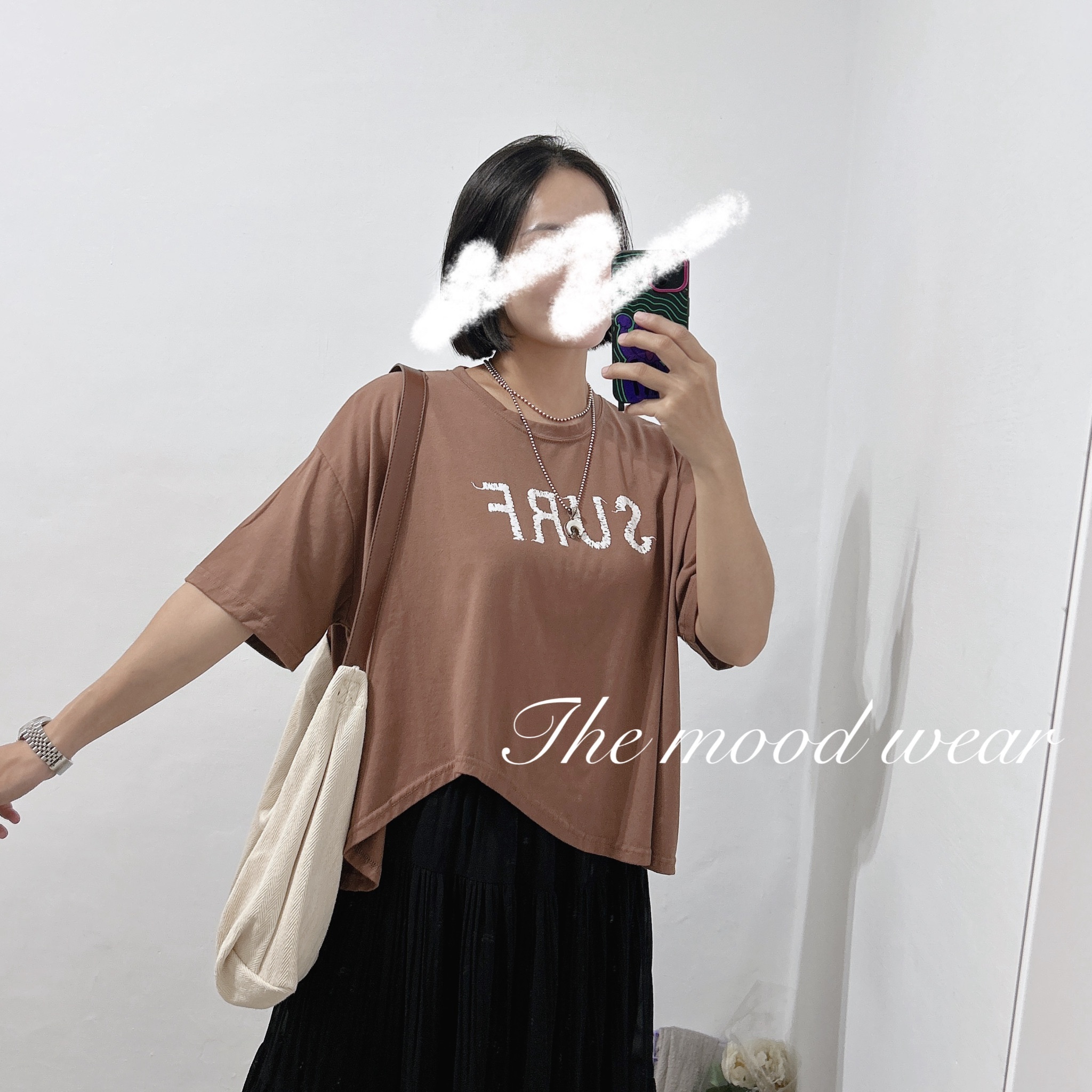 設計款下擺圓弧字母上衣 (黑色/白色/咖啡)