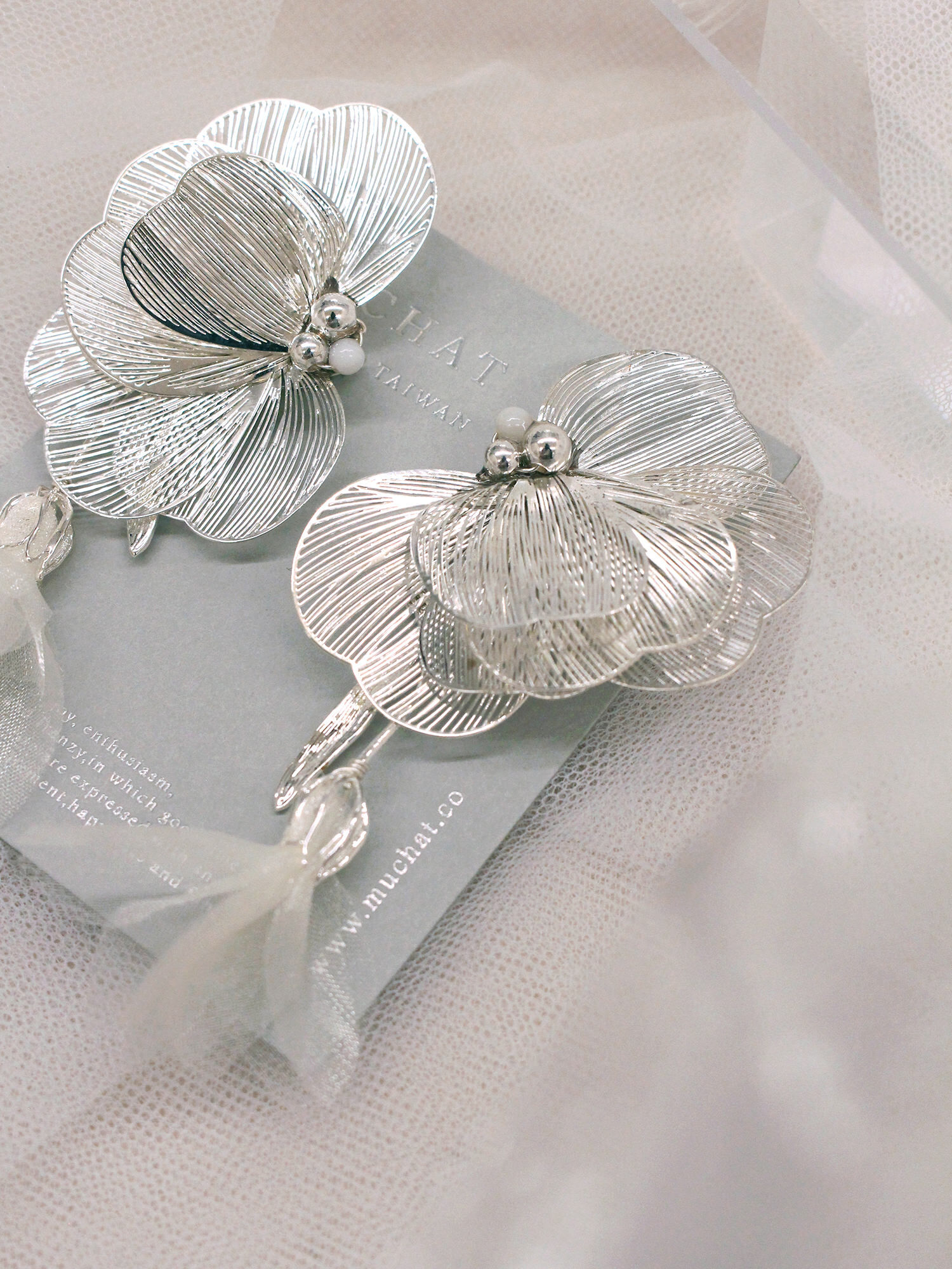 浮花。(2way)MUCHAT手作貝殼透紗銀花純銀針耳環