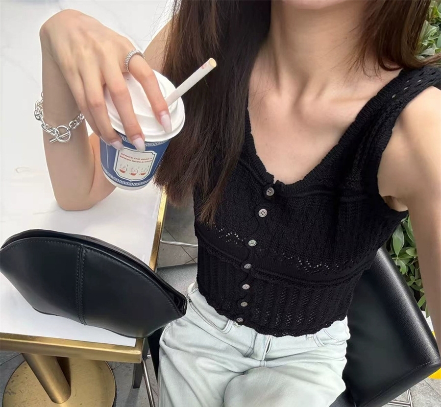 7W06 純慾甜酷風鏤空針織背心 一色