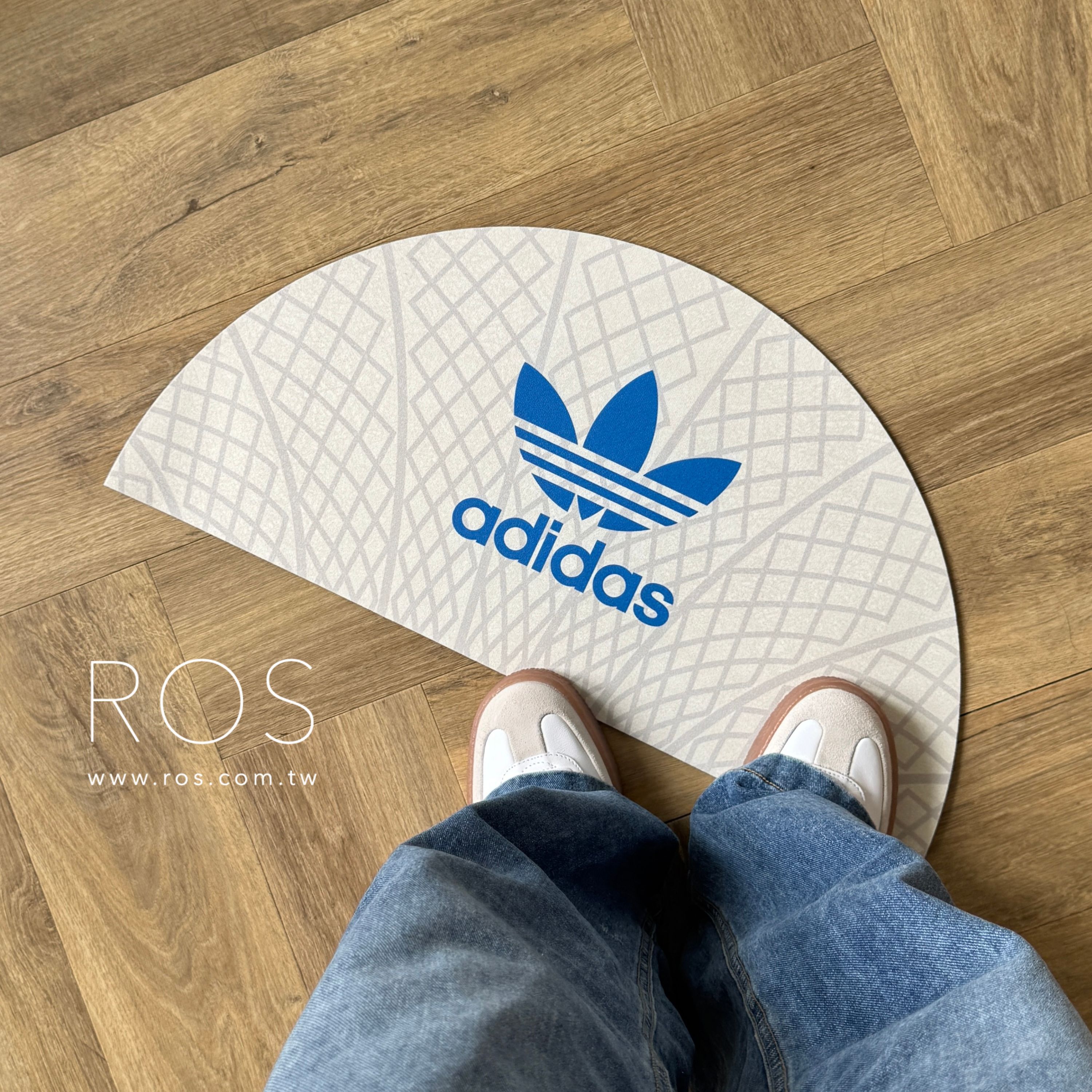 Adidas Originals 半圓形地墊