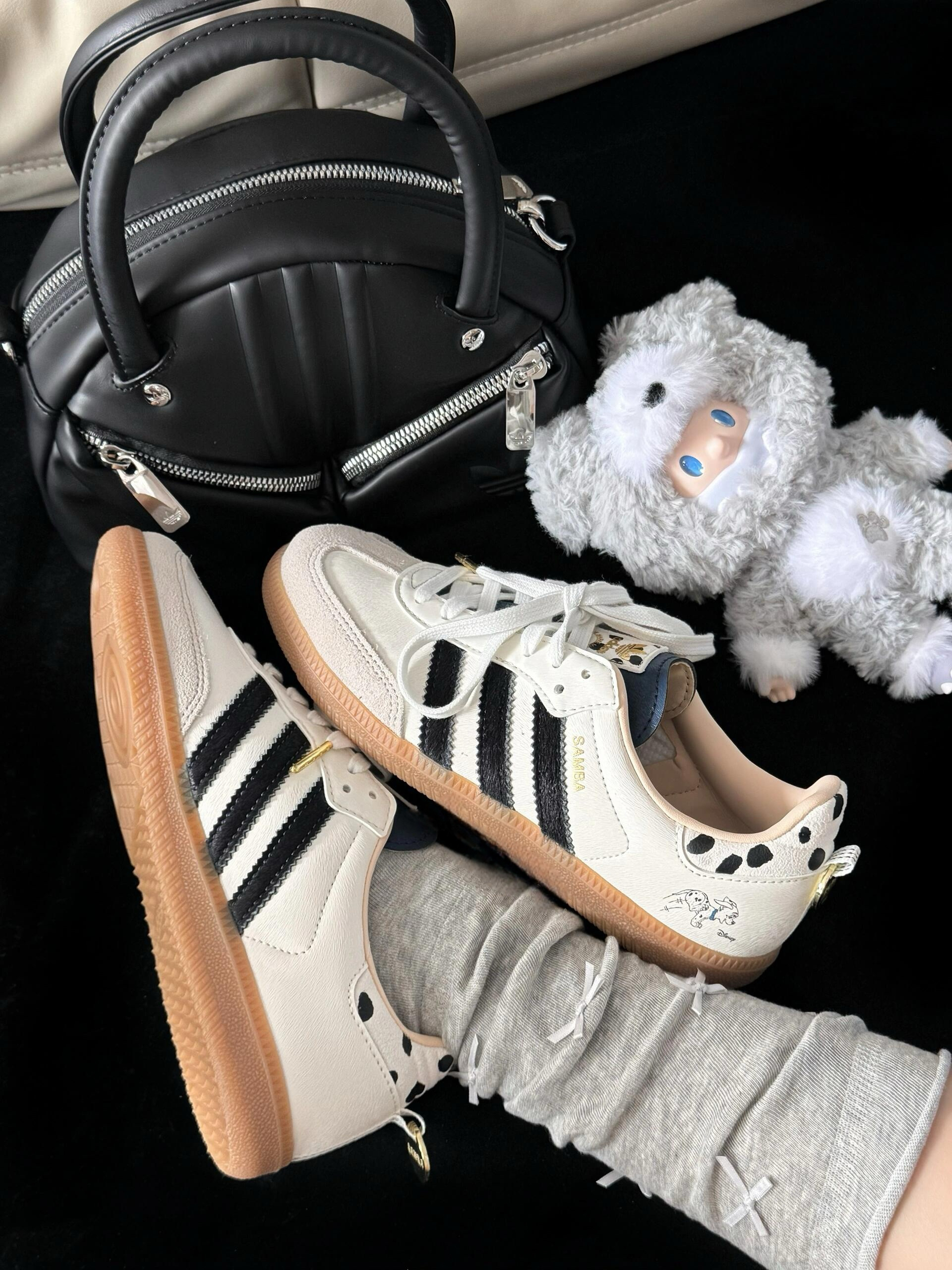 Disney 迪士尼 X Adidas Samba OG 101忠狗聯名 奶油白黑 米白色 白黑色 麂皮斑點 德訓鞋 KJ5990/預購