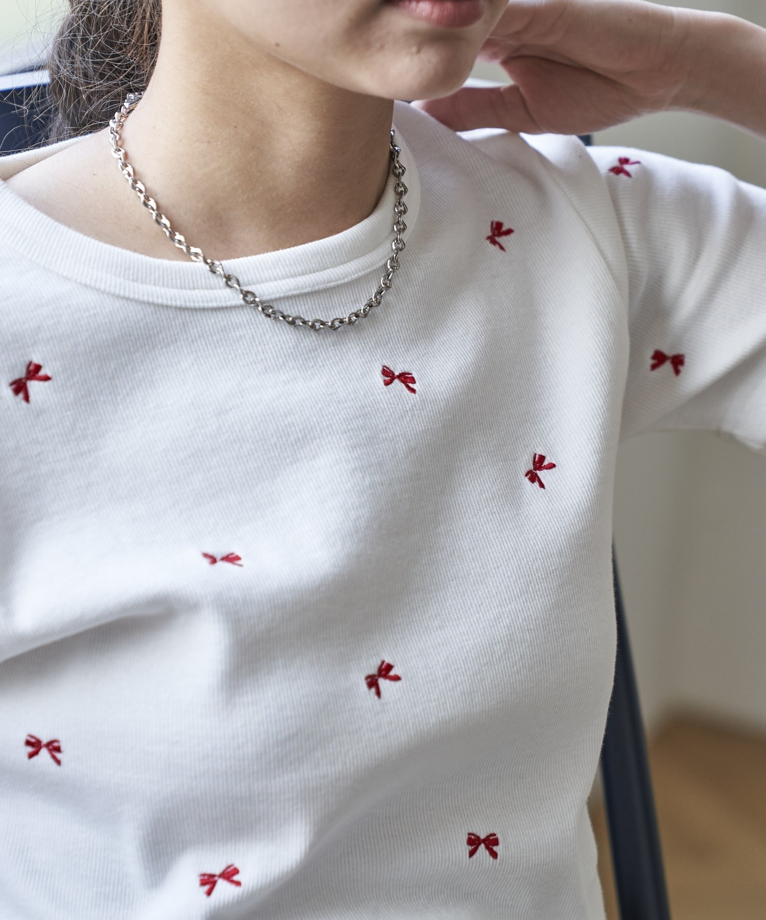 FREAK’S STORE / Mini Ribbon Embroidered T-shirt