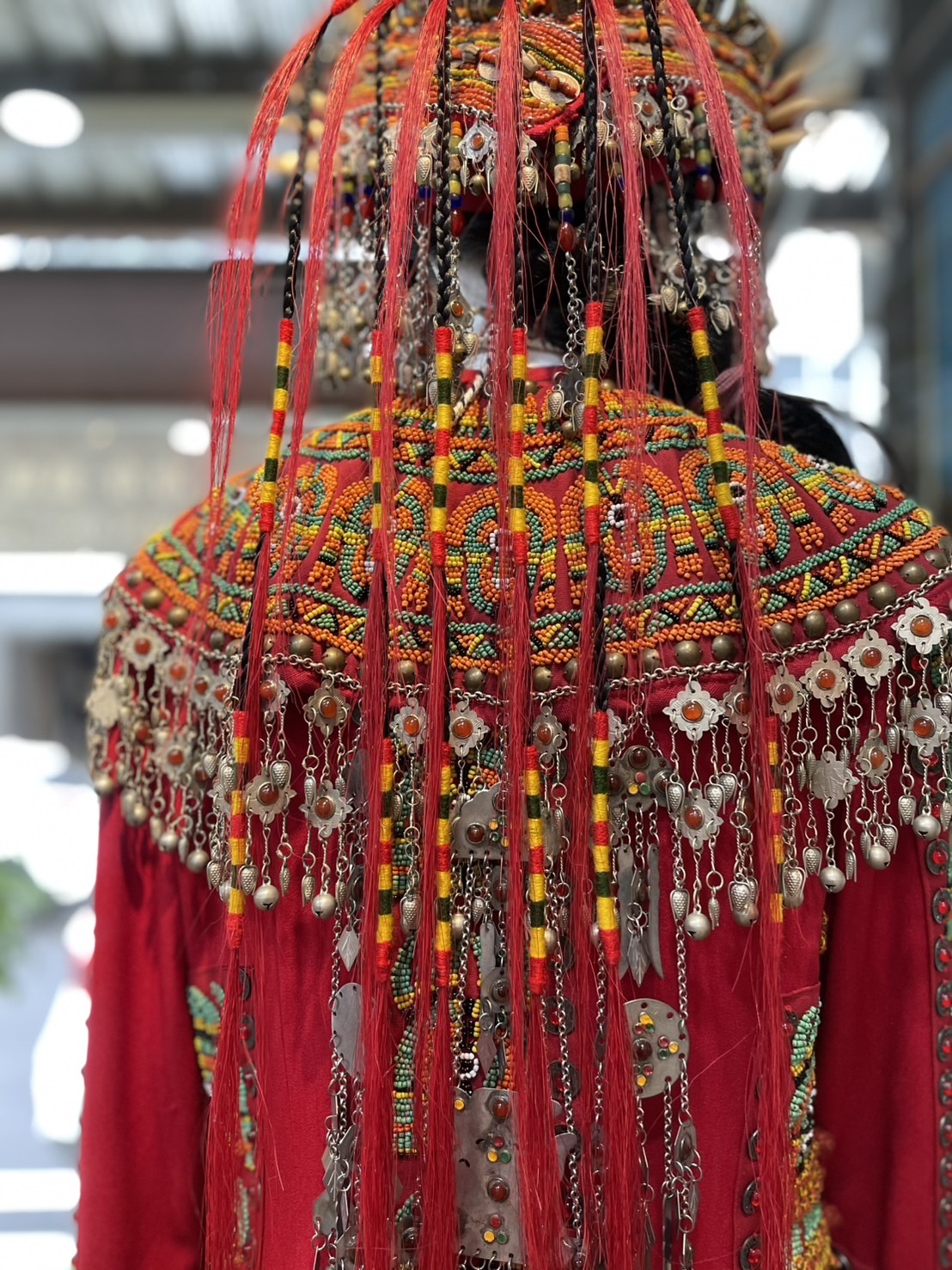 W-No.10紅色馬毛流蘇萊冠90cm