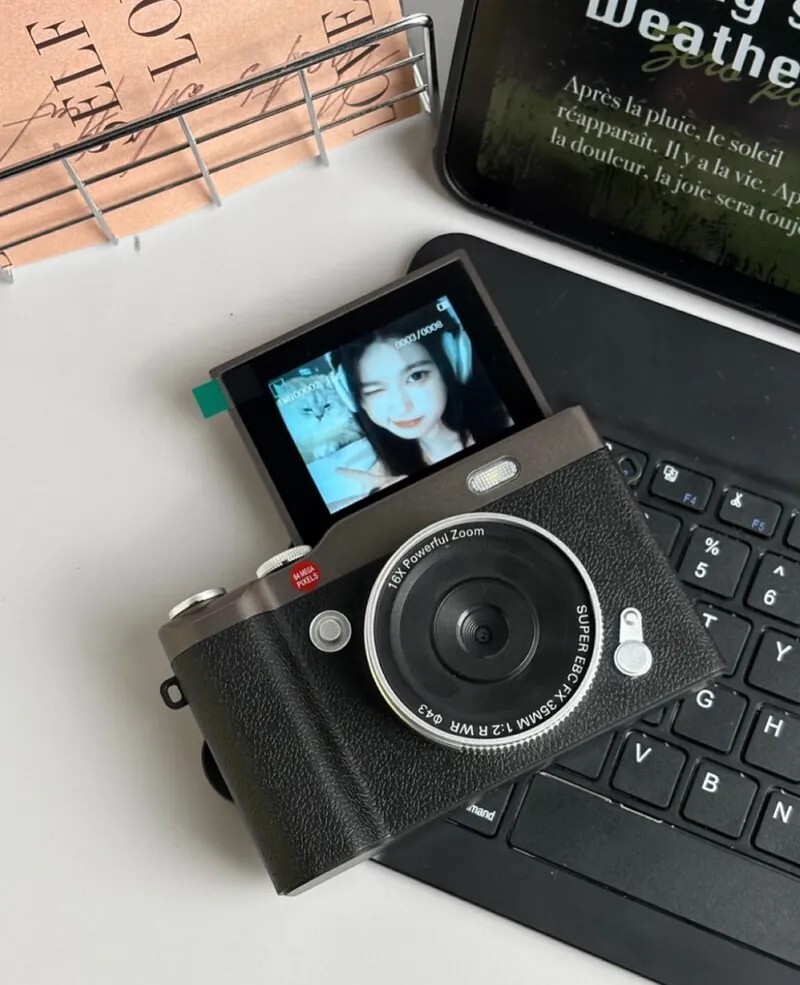 iSNEAKERS｜復古CCD相機 HEYCATS DAILY 翻轉螢幕 4K 復古 CCD 相機 四色