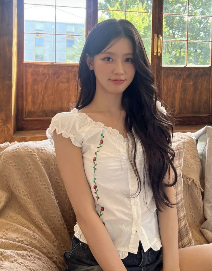 RONRON RASPBERRY EMBROIDERY FRILL BLOUSE