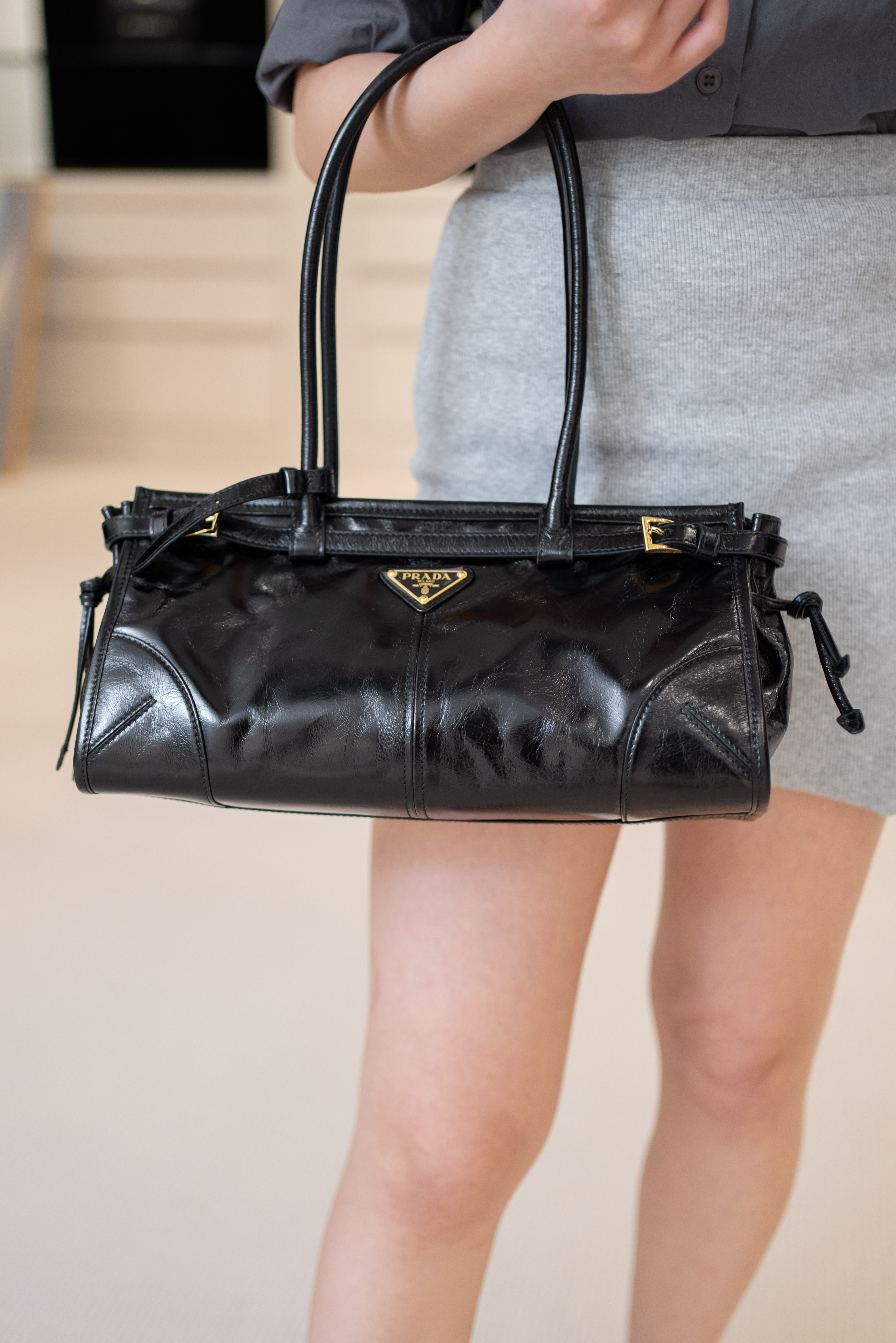 Prada Bonnie 皺漆皮手袋 中號 黑色