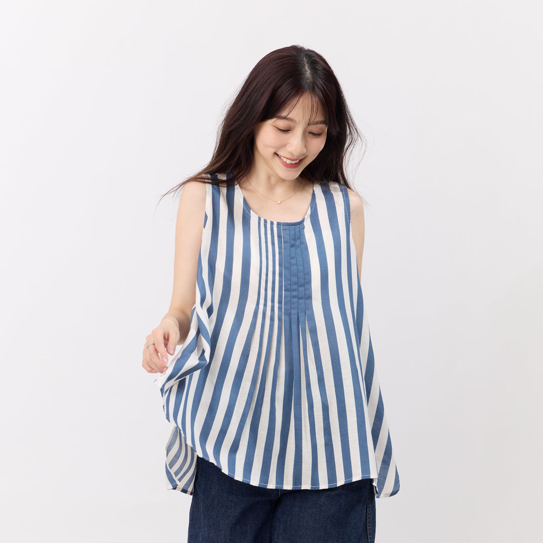 Coco無袖前摺傘擺直條印花上衣/藍白寬條