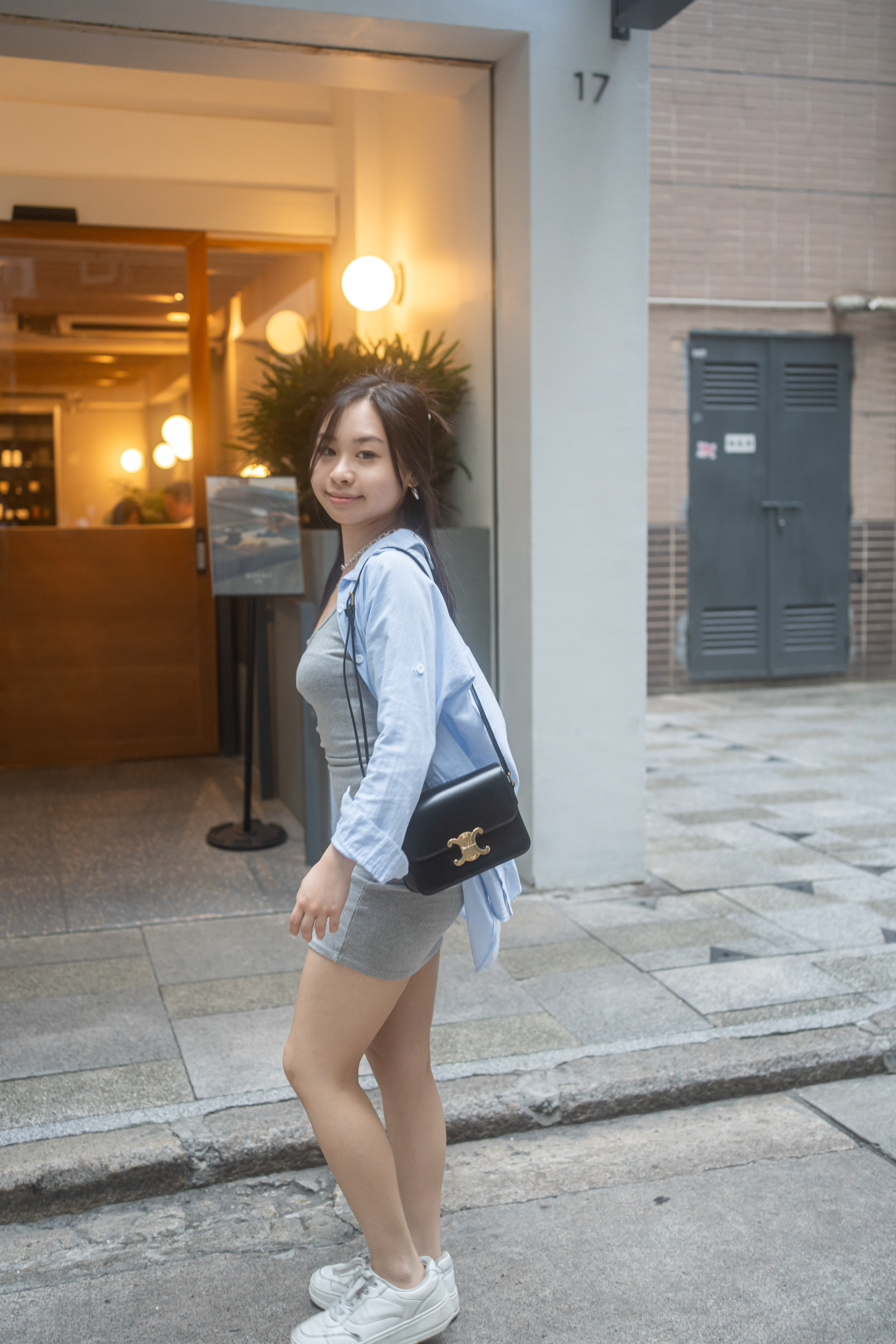 CELINE Triomphe TeenBox金色鎖扣 牛皮革 手提單肩斜孭袋 黑色