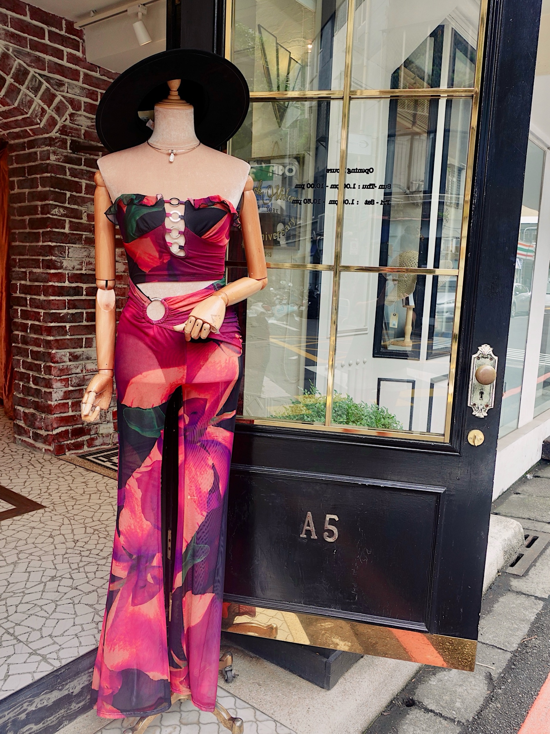 Black Purple黑紫色印花金屬環反招荷葉飾邊 Cutout連身長褲