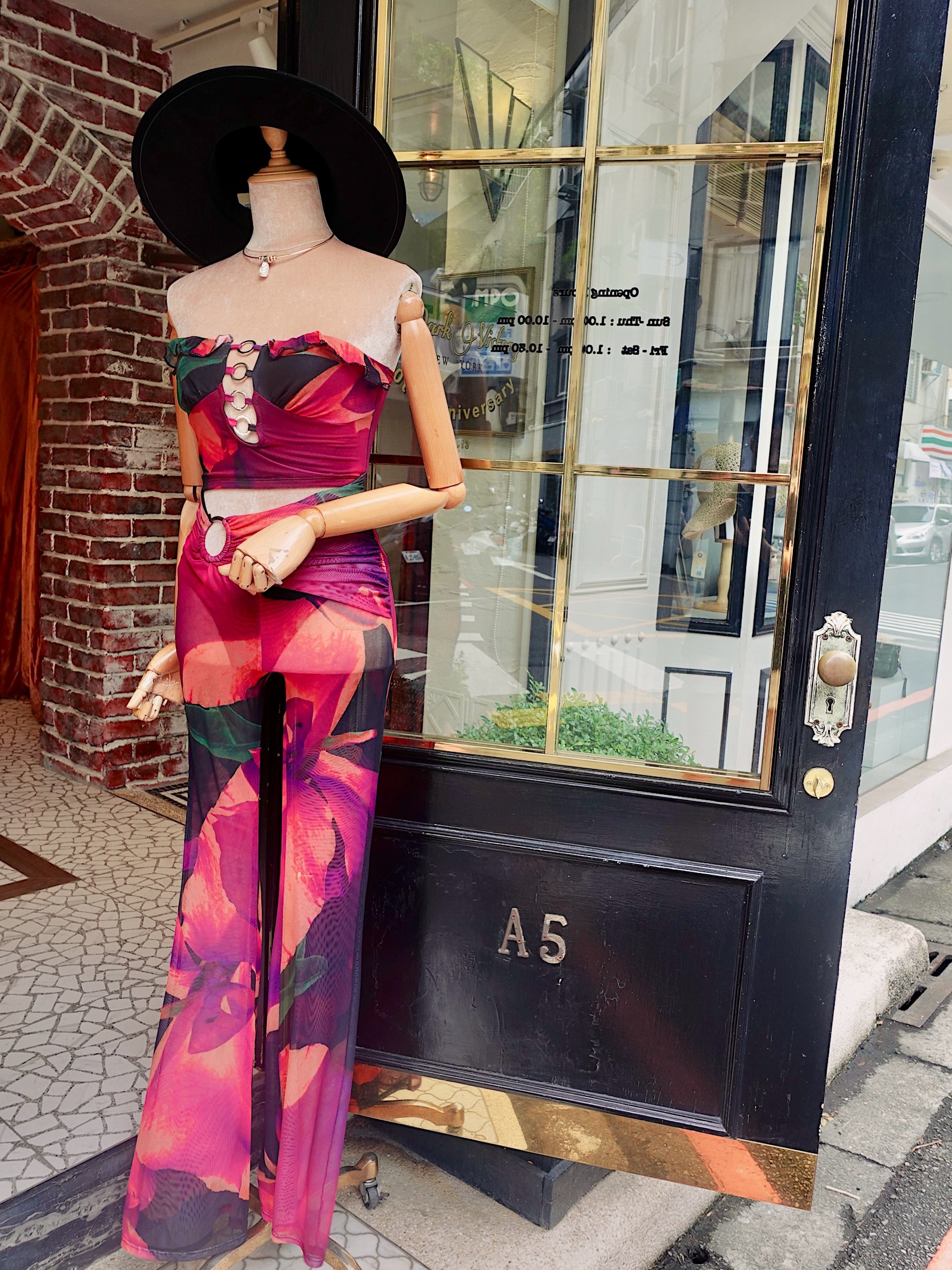 Black Purple黑紫色印花金屬環反招荷葉飾邊 Cutout連身長褲