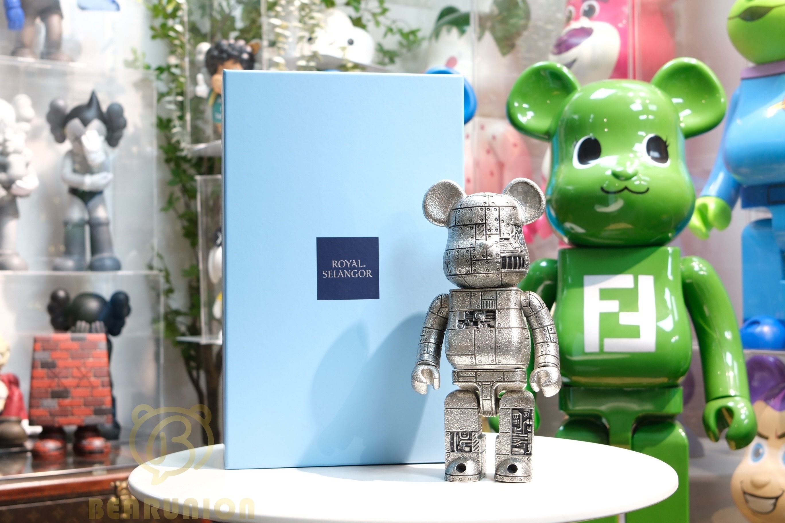 🥇現貨🥇Bearbrick 400% royal selengor stempunk iron blight