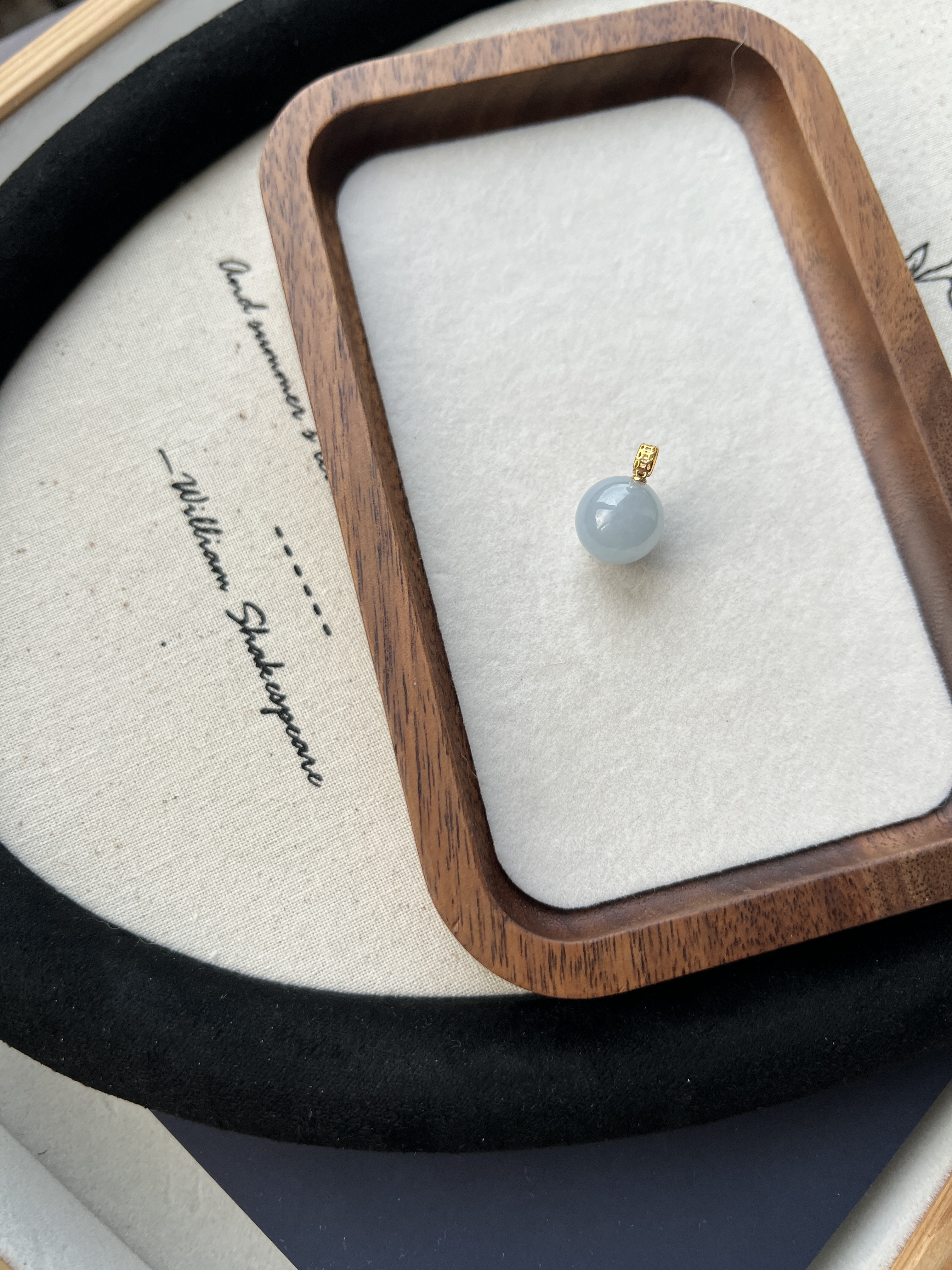 天空藍翡翠吊墜