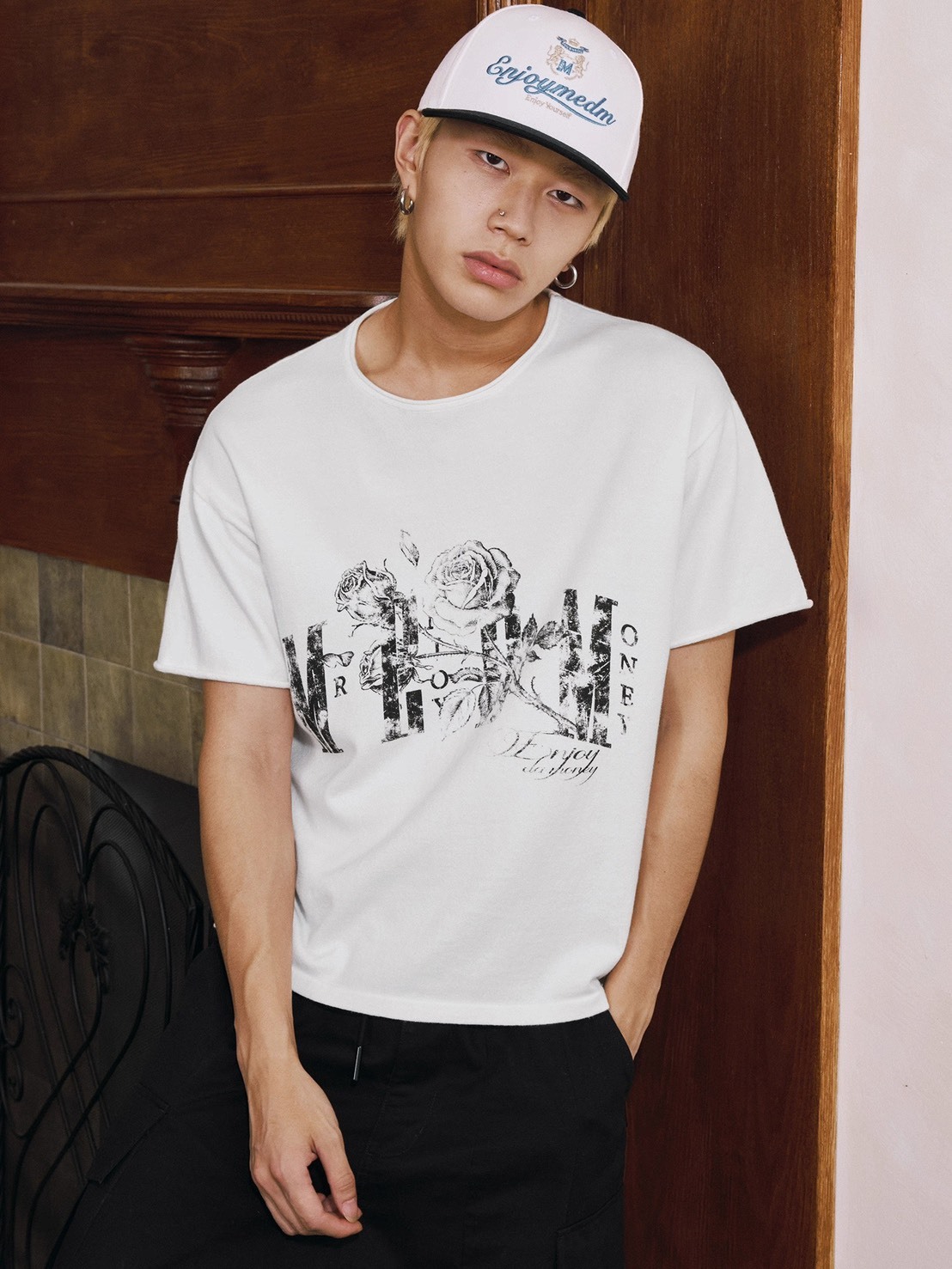 MEDM 斑駁玫瑰字體Logo 短袖 T