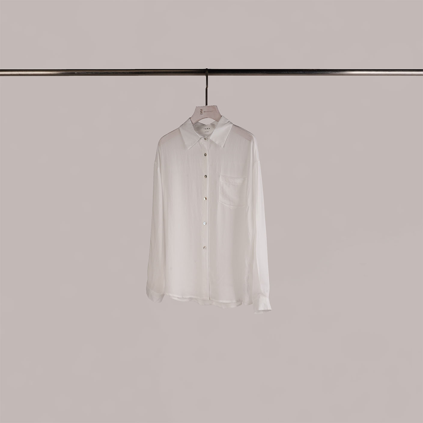 設計感後開衩鈕扣微透襯衫 | 百搭白