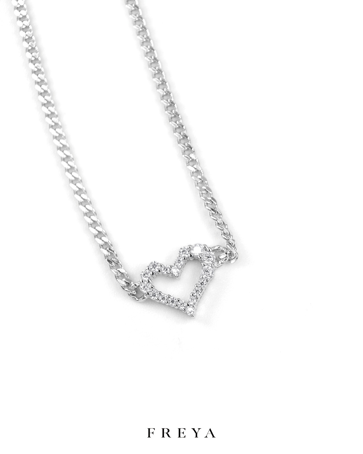 FREYA  莫桑古巴愛心手鍊