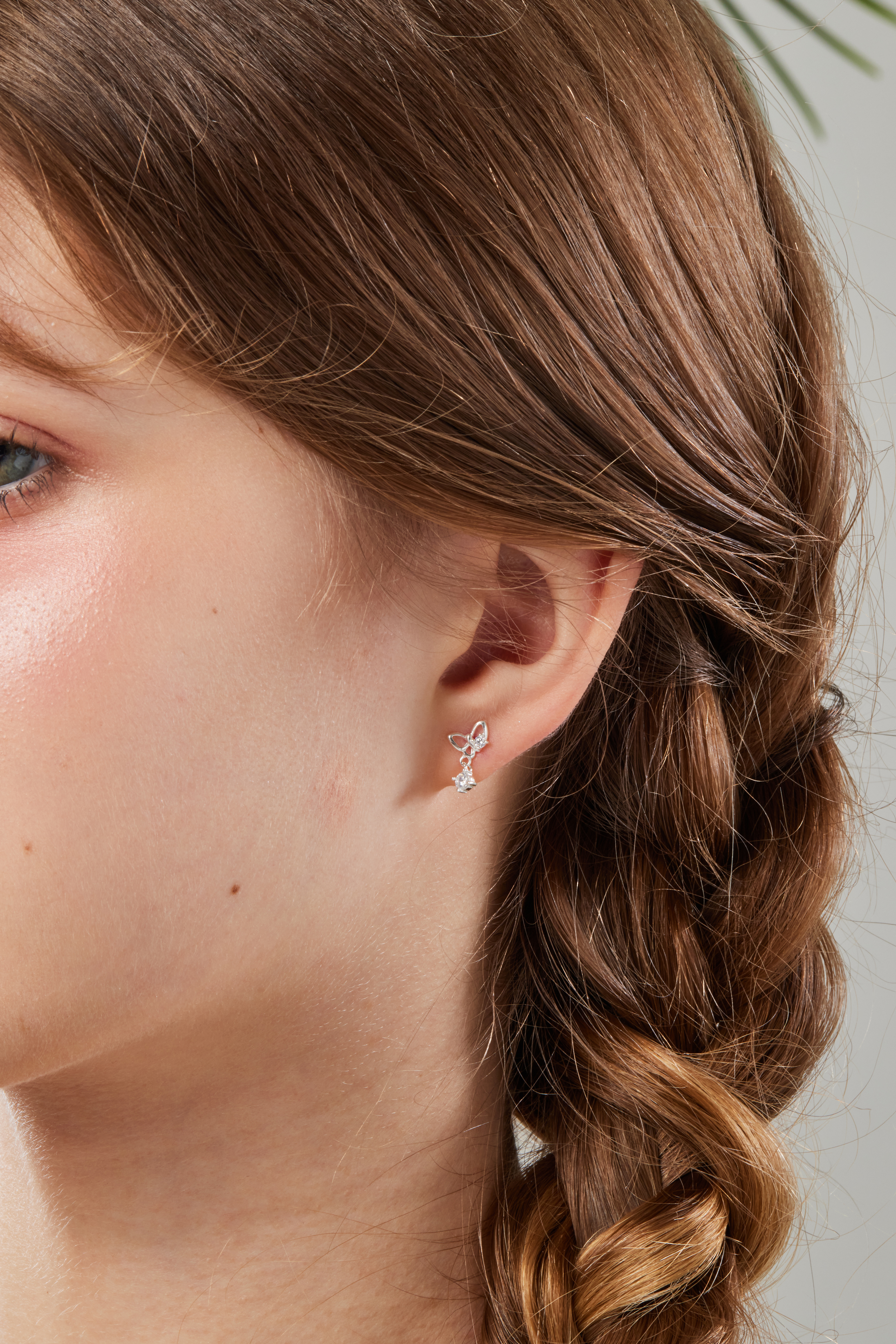 E2288  | 純銀蝴蝶鋯石耳環