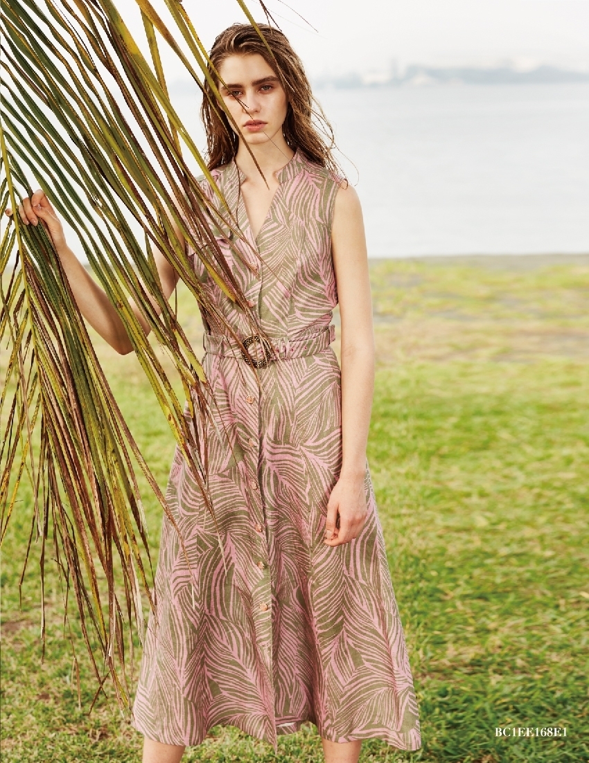 BC1EE168E1 午後漫遊珊瑚紅法式度假削肩A型連衣裙洋(附本布腰帶)