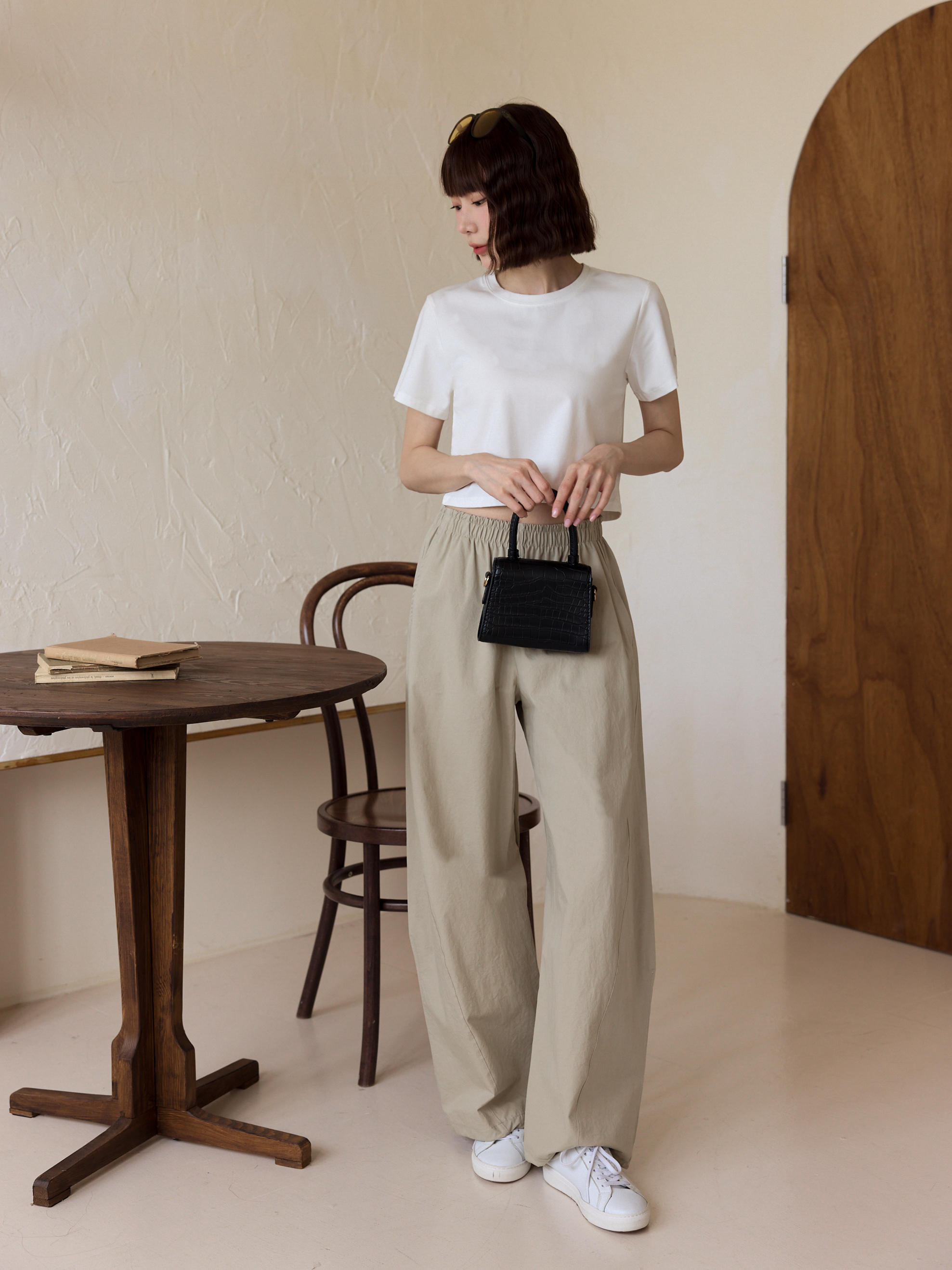 極簡小直筒彎刀寬褲