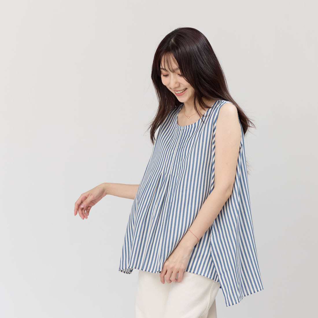 Coco無袖前摺傘擺直條印花上衣/藍白細條