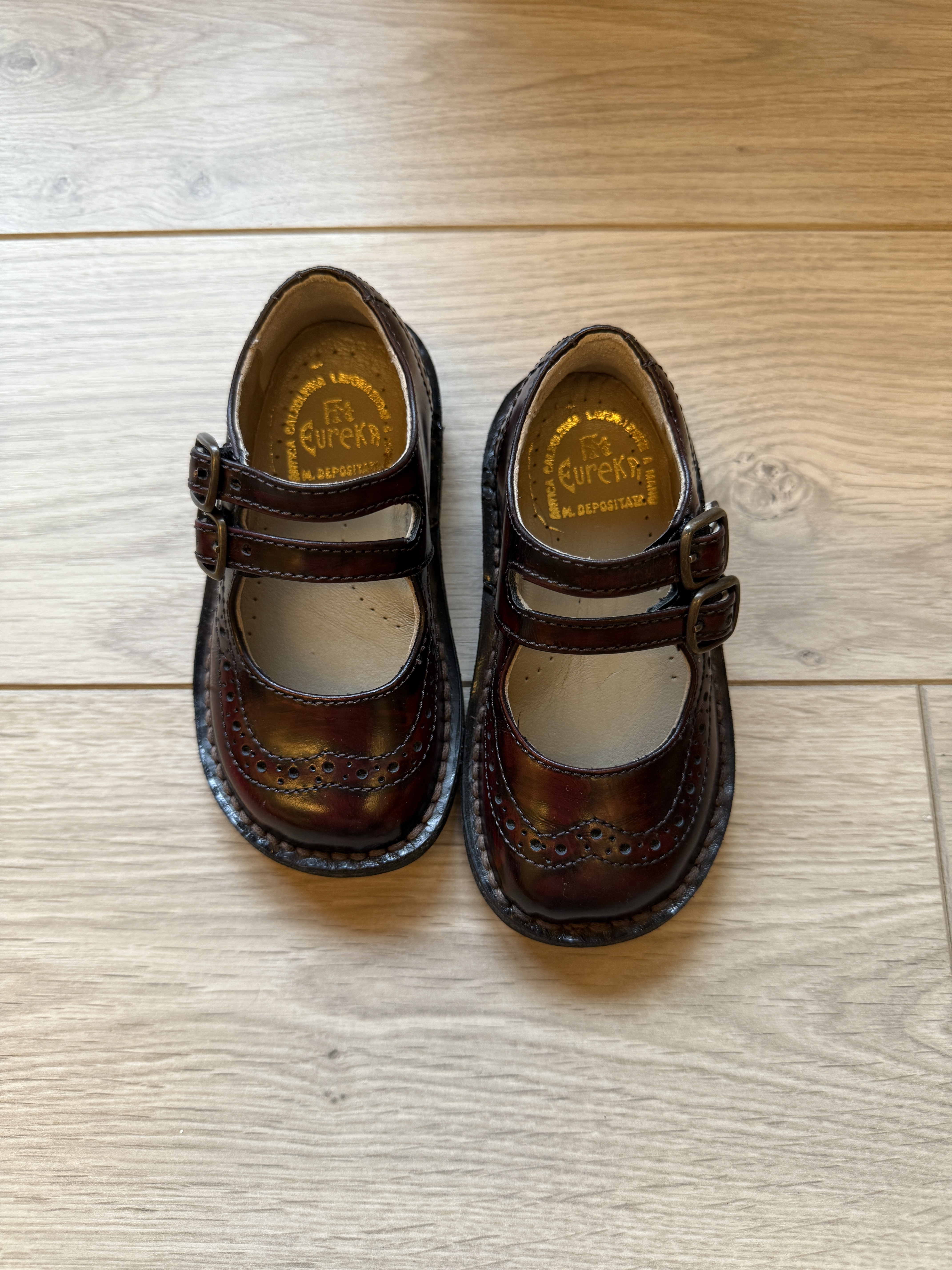 (預購) EUREKA 真皮雙扣古典皮鞋