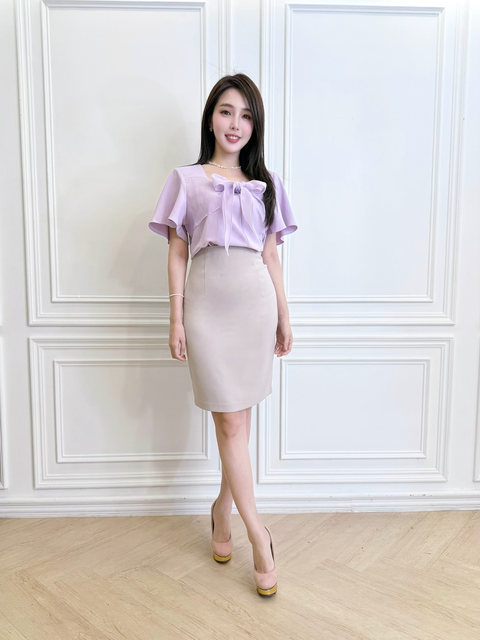 胸前透紗蝴蝶結短袖上衣