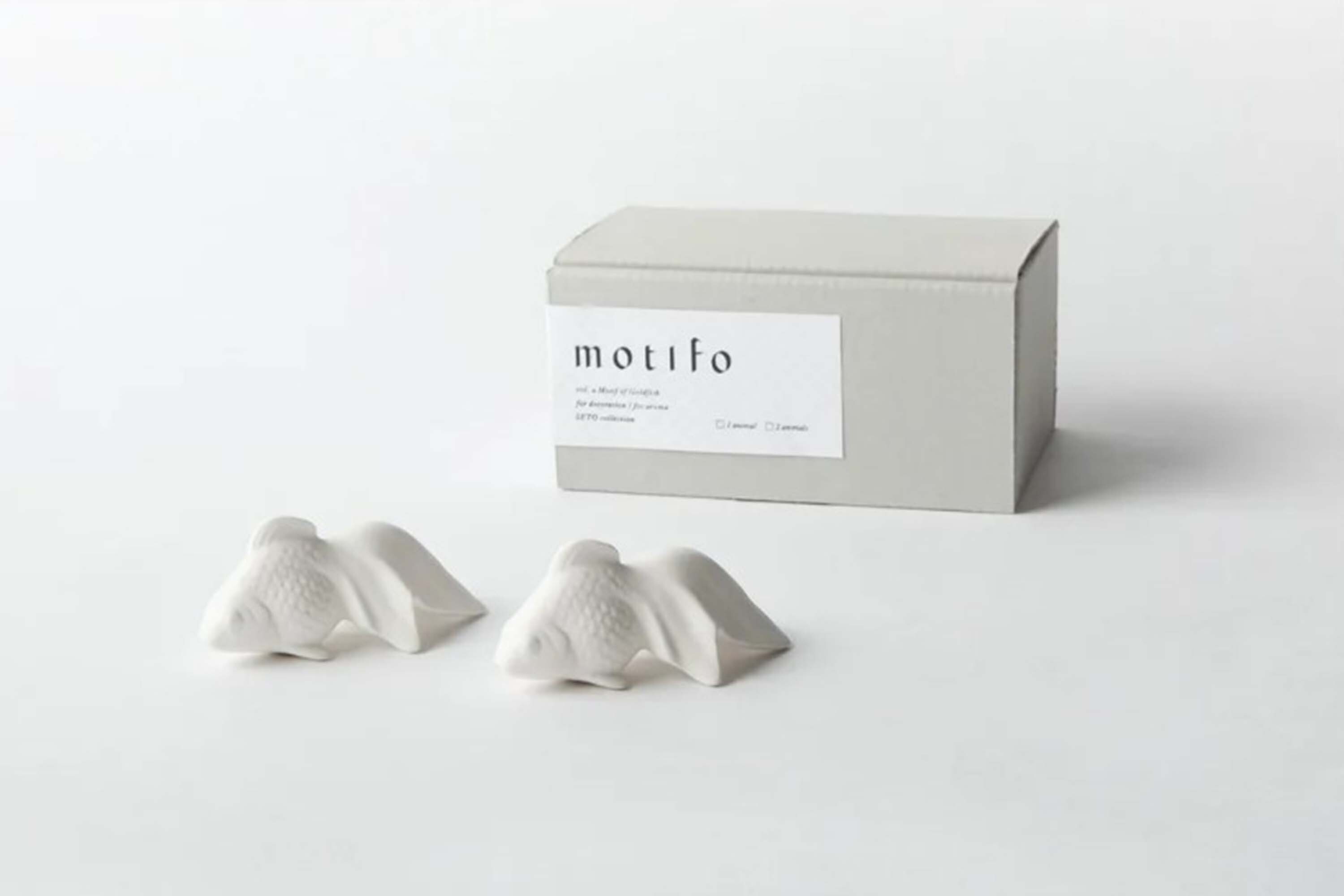 2入立體金魚造型的陶瓷材質擴香石