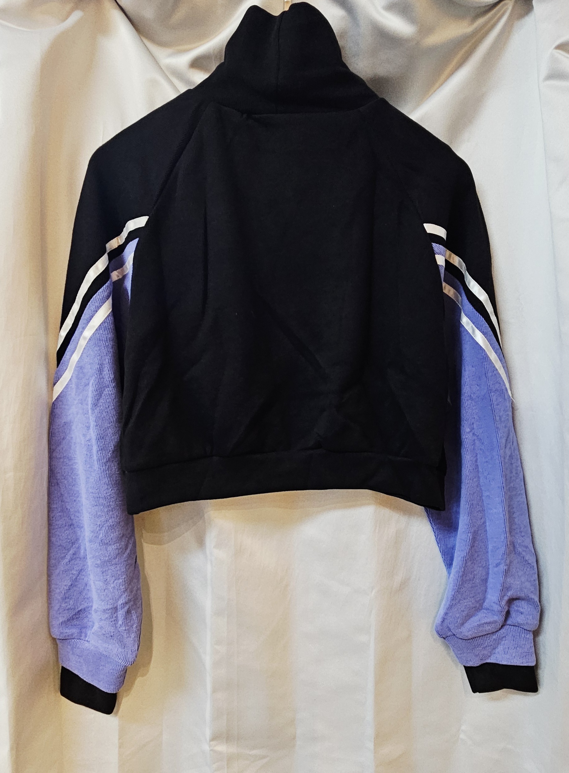 現貨 樽領短身TOP（清貨價貨品，不設退換） (AT 123)