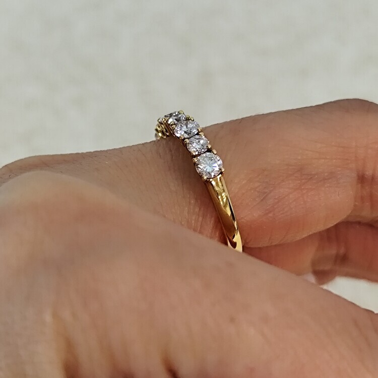 大小鑽相間鑽石排戒