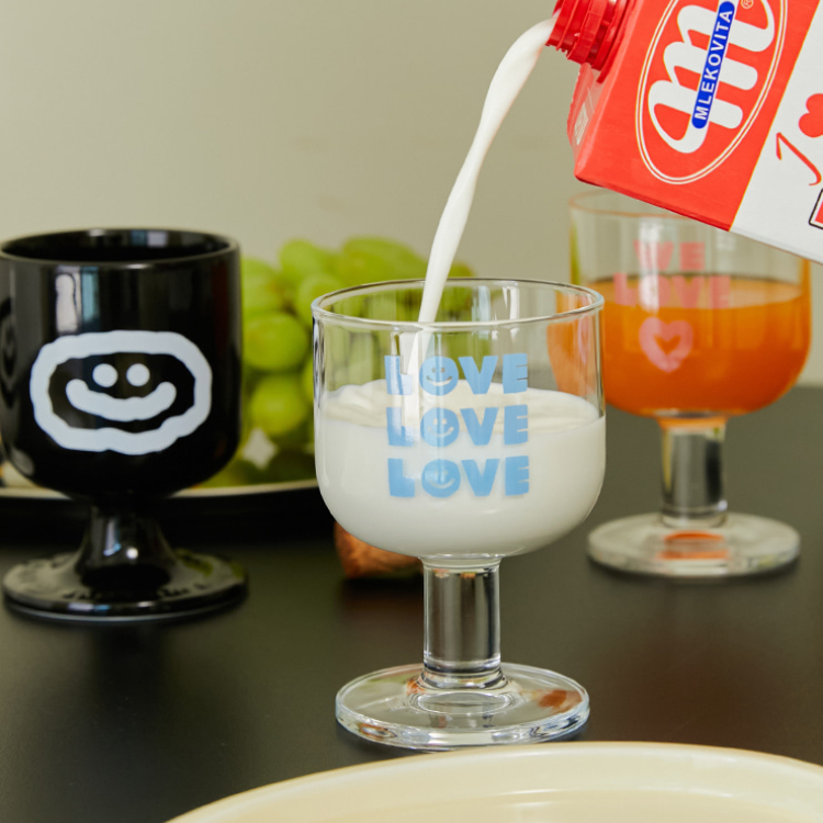韓國 ooowl 童趣塗鴉玻璃高腳杯 LOVE BOLD