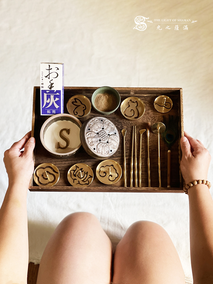 純銅香拓模具香道藝術 純銅打香篆香拓香印模具香道藝術 × 靜心儀式 一拓一印之間讓香氣化作願力圖紋模具-光之薩滿