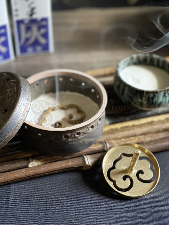 純銅香拓模具香道藝術 純銅打香篆香拓香印模具香道藝術 × 靜心儀式 一拓一印之間讓香氣化作願力圖紋模具-光之薩滿