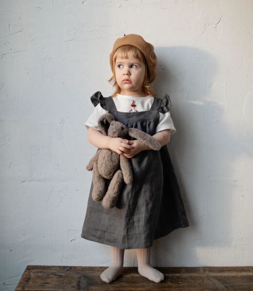 (預購)ALL THE BEAUTIFUL LINEN 小天使刺繡洋裝 PINAFORE WITHOUT BUTTONS
