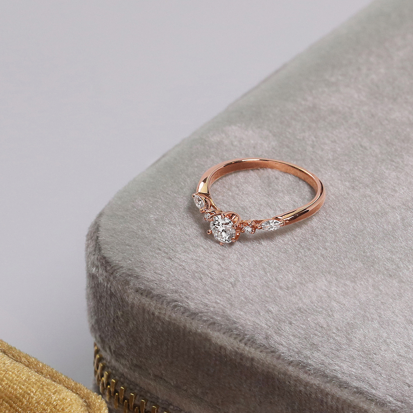 繁花 — GIA30分鑽石戒指