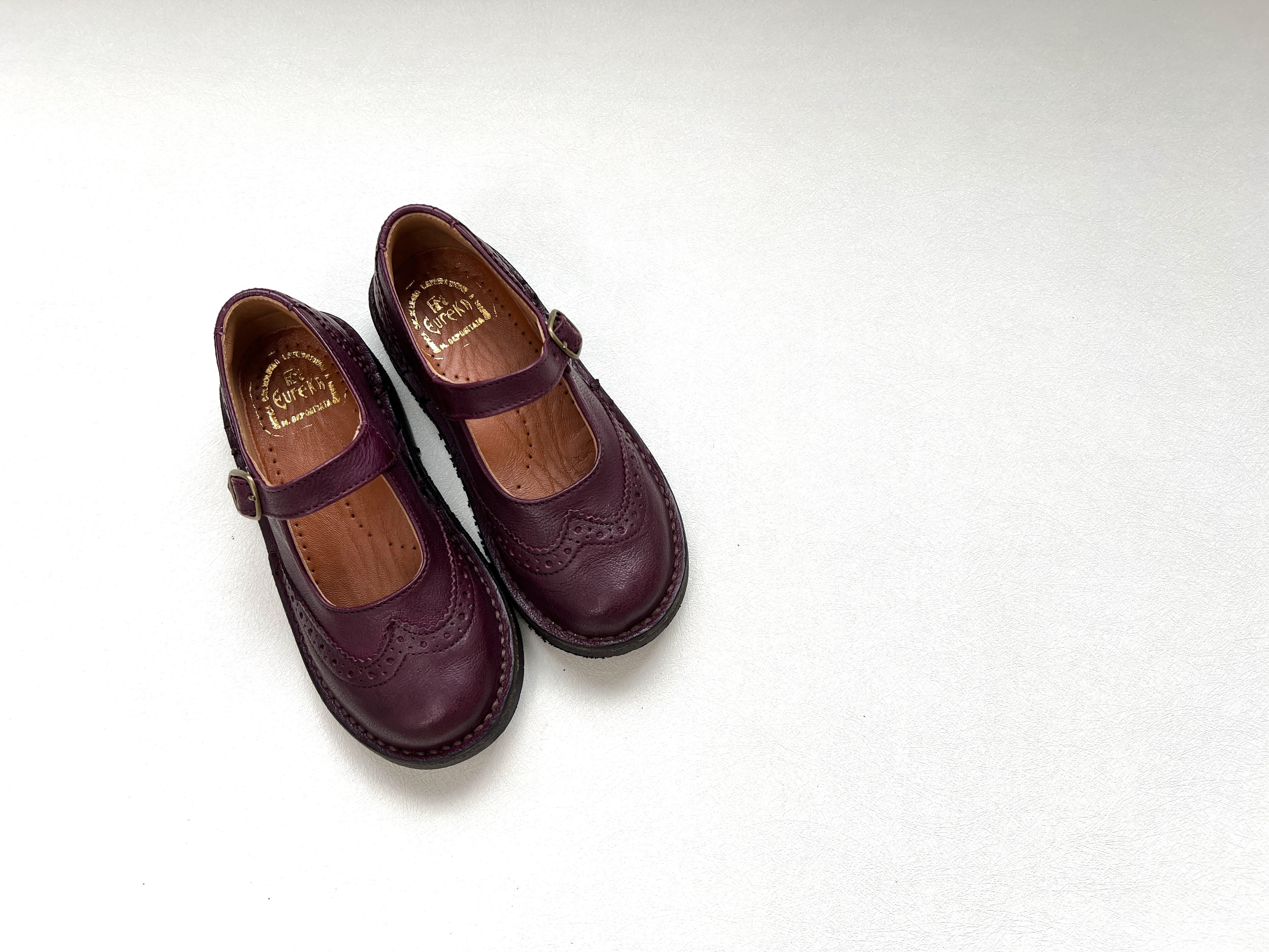 （預購）EUREKA 真皮雕花皮鞋 LACE