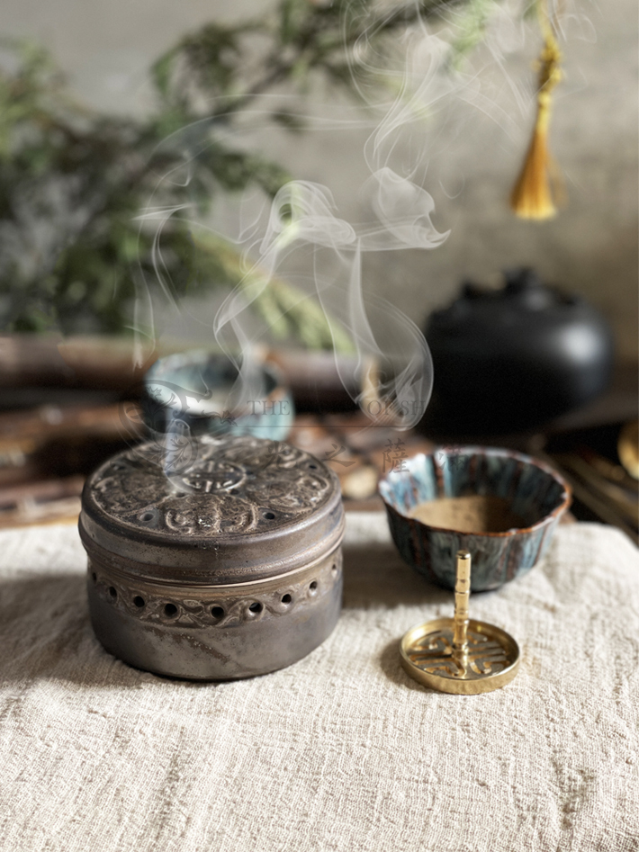 純銅香拓模具香道藝術 純銅打香篆香拓香印模具香道藝術 × 靜心儀式 一拓一印之間讓香氣化作願力 字型模具 -光之薩滿