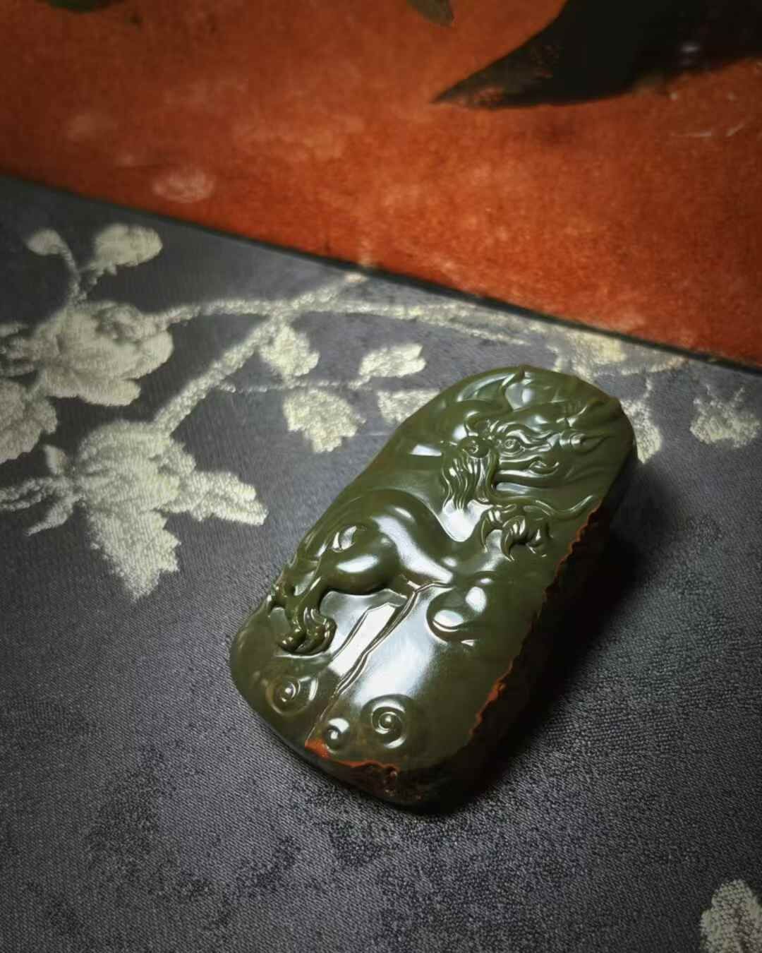 712744 和田玉戈壁龍牌